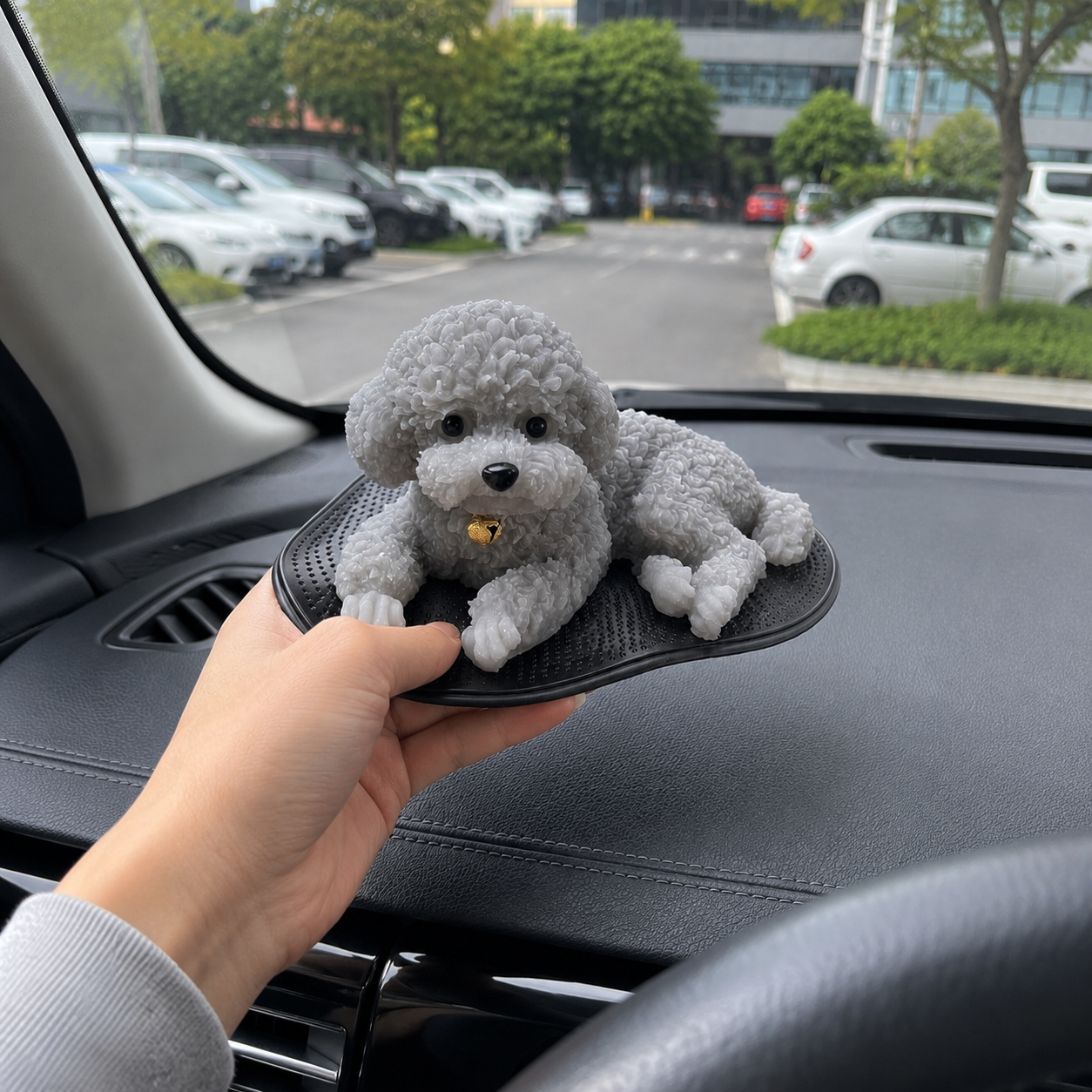 Dashboard Buddy – Adorable Bobble Puppy